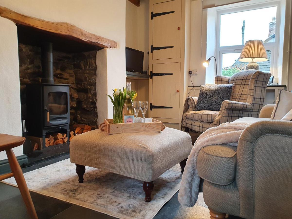 Cosy Cottage In Heart Of Llangollen Exteriör bild